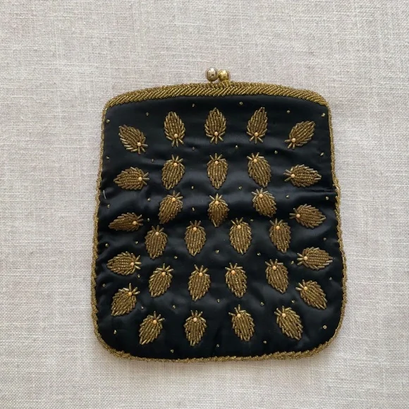 •Vintage 70s Handcrafted Black Silk Pineapple Shaped Beading Purse Clutch - Picture 13 of 13